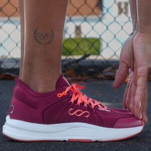 SAYSH The Felix Runner Sneakers in Fire Size 8.5